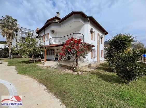 Alanya Kestel Mahallesi Site İçi Kiralık Villa