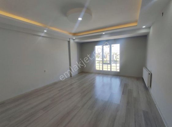 Batman Merkez Siirt Çevre Yolu Üzerinde Satılık 3+1.141 M2 Daire