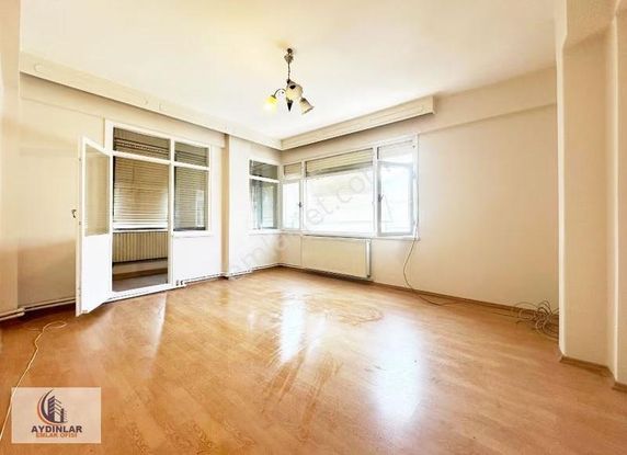 Yenibosna Fevzi Çakmakta Metro Metrobüse Yakın Satılık 2+1 Daire