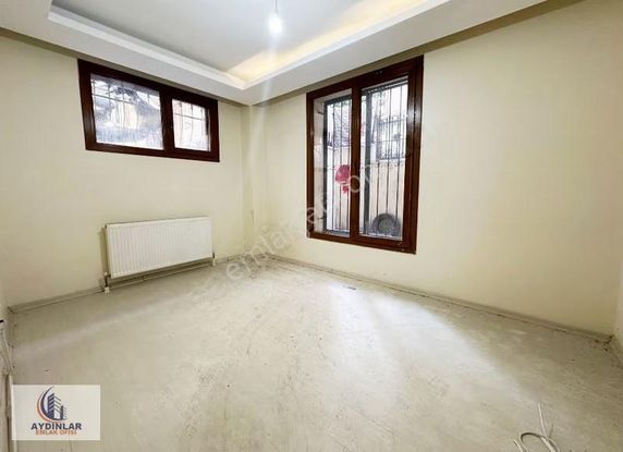 Yenibosna Mevlana Cami Yakını Satılık 2+1 Bahçe Kat Daire