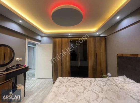 İnegöl Yeni Mah'de,3+1,2.kat,150m2, Site İçi,satılık Ful Eşyalı