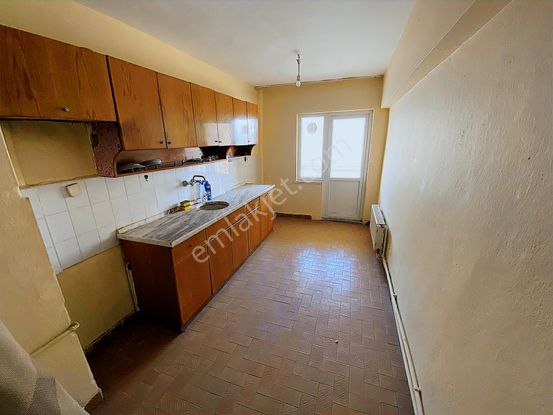 Sanatoryum Eğitim Araştırma Yakını Üst Kat 3+1 Satılık Daire