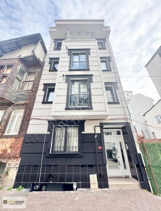 Altın Emlak'tan Yeni Bina'da Bahçeli Yarı Bodrum Kiralık Daire