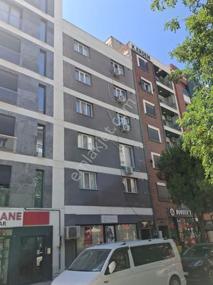 Bornova Ege Ünv. Hastanesi Ve Metroya 5 Dk. 1+1 Satılık Daire