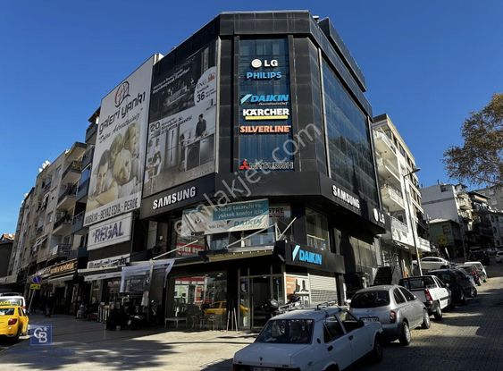 İzmir Konak'ta 7 Katlı Kiralık Dükkan / Mağaza
