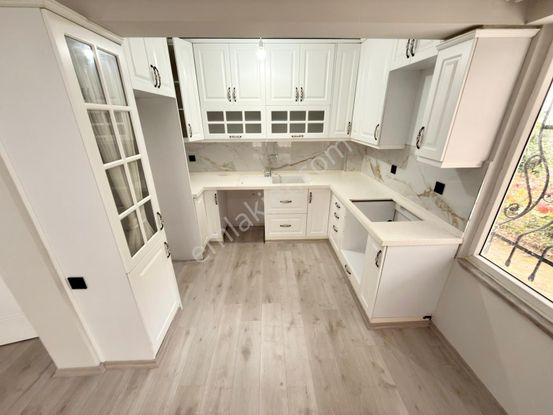 Yükselden Site İçi Tam Bağımsız Devasa Bahçeli Satılık 3+1 Villa