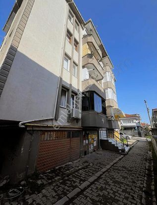 Komple Yenilenmiş Garajlı