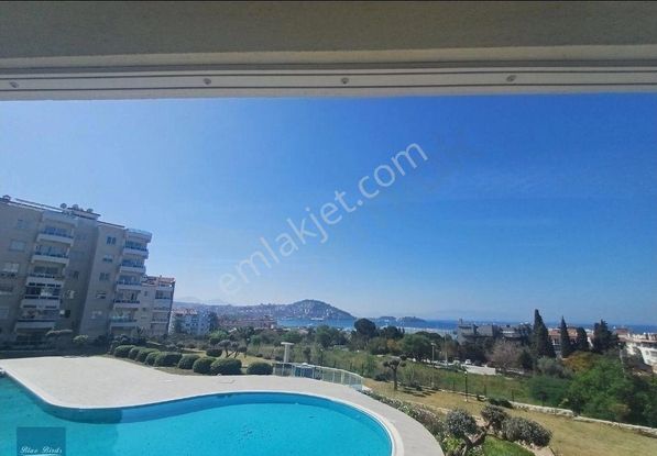 Kusadasının En Degerli Bölgesi Marinada 3+1 Genis Daire