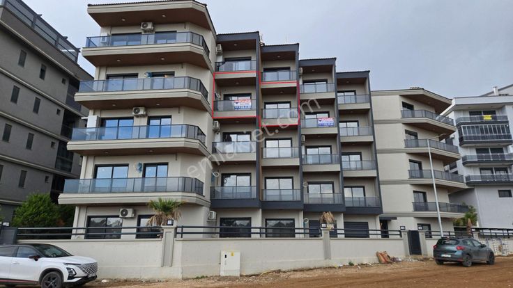 Menderes Barbarosta Sıfır 1+1 45 M² Çift Balkonlu Kapalı Otopark Yerden Isıtma