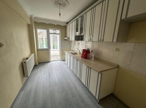 **hürriyet Mahallesi Kiralık 3+1 Site İçerisi**