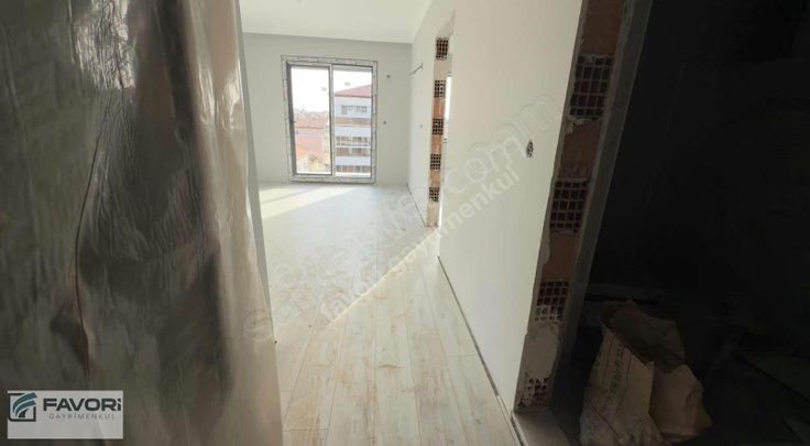 Favori'den Şekerevleri Ana Cadde Cephe 2+0 Sıfır Ara Kat