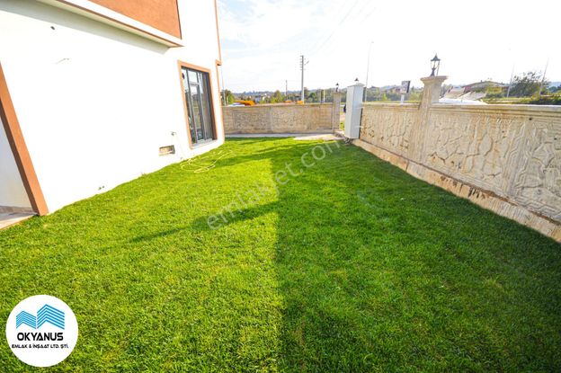 Sakarya Kocaali De Denizin Kenarında, Şık Ve Bahçeli 3+1 Villa!"