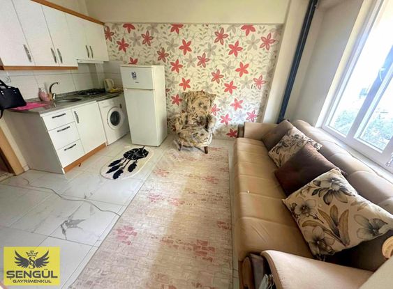 Şengül Gayrimenkul'den Zeytinköyde Kiralık 1+1 Apart