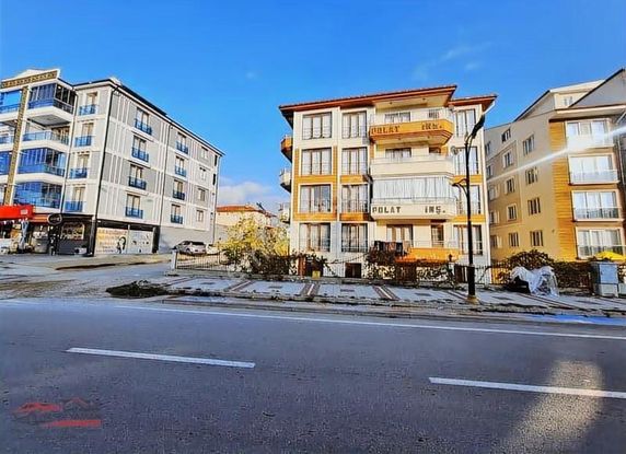 Yaman'dan Bolvadin Şehitler Cad. Üzerinde Satılık 3+1 Daire