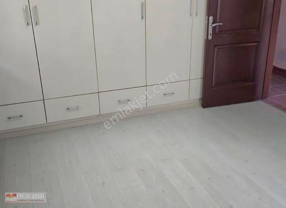 Kuşadası Marìnaya 150m, Denìz Manzaralı 2+1 Boş Kìralık Daìre