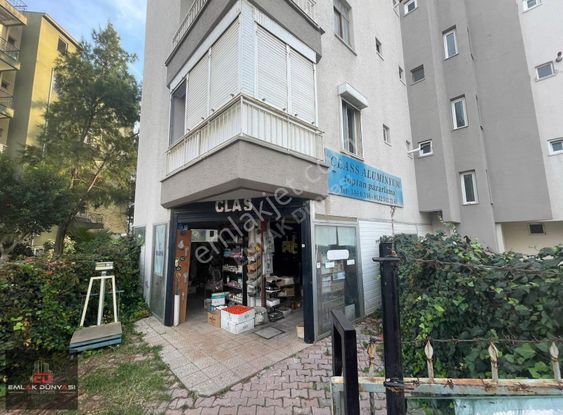 Meydan Kavağında Sağlık Ocağı Ve İlk/ortaokul Yanı Dükkan