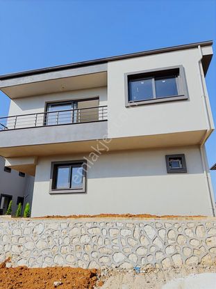 Çınarlı'da 3+1+ç.b+g.oda Bahçeli Dublex Sıfır İkiz Satılık Villa