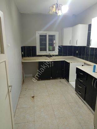 Kiralık 2+1yeşilyurt Z.kat Kapalı Mutfak A.türkeş Blv Yakın