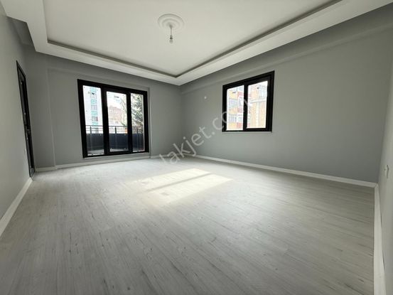 Focus'tan Metro Ve E5 Karayollarına 5 Dk,sıfır,geniş,modern 3+1