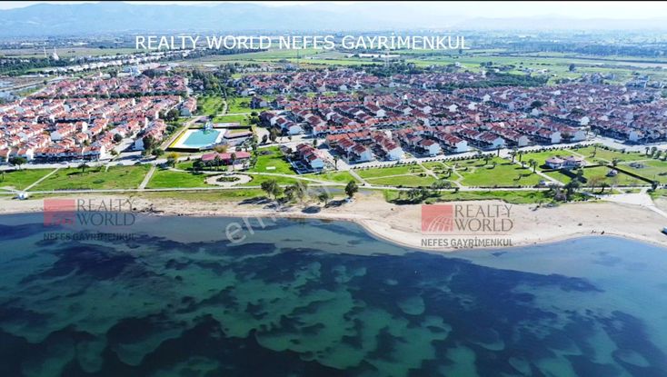 Nefes'ten Orjan Sitesinde Denize 100 M Full Yapılı Bahçeli Villa