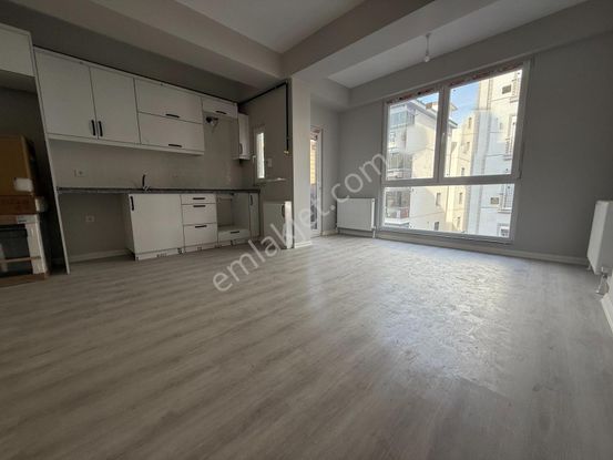 Focustan Metro Ve Piazzaya 2 Dk,sıfır,katta,ankastreli,fırsat2+1