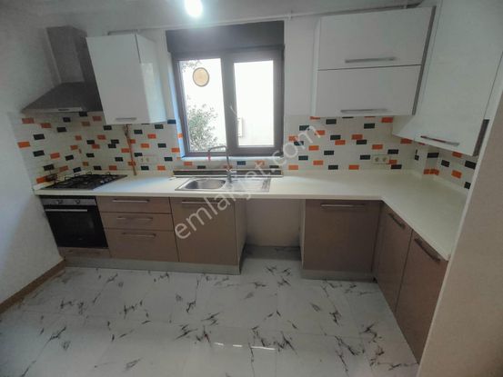 Emlak Dünyasından Yalı Mahallesinde Sahil Marmaray 3 Dk Mesafede