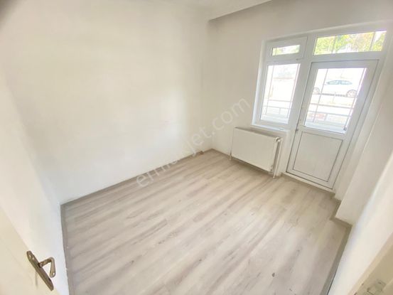 Sincan Hürriyet Caddesinde Ara Kat 3+1 Satılık Daire