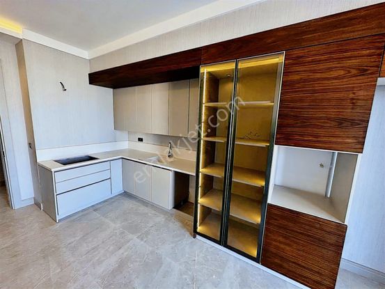 Emlak Center'dan Güzel Yurt Mah Satılık 4+1 Ful Lüks Daire