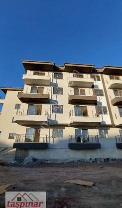 Tacin Mahallesi'nde Satılık Eşyalı Balkonlu 1+1 Daire