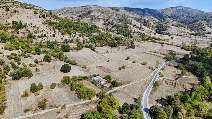 Tarcanlar'dan Kızderbent'te Yola Cephe 714m2 İmarlı Arsa