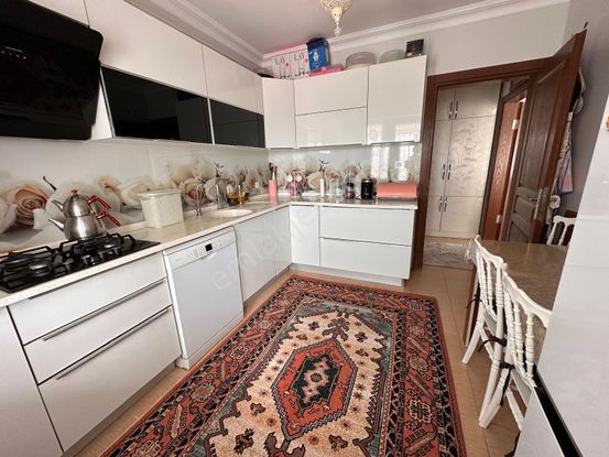 Gebze Osman Yılmazda 5+1 Asansörlü 220 M2 Çift Aileye Uygun Satılık Dubleks