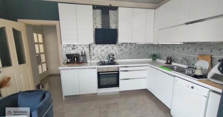 Ergünden Güvenevlerde Geniş Ferah Cepheli 4.5+1 Kiralık Daire