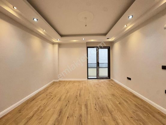 Net"denstasyon Caddesi Yakını 2+1 95m2 Lüks Bahçe Katı