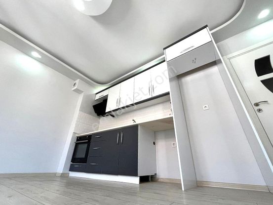 Akçay'da Aygül Ayrıcalığı İle 5 Yaşında Doğalgaz Kombili Ve Asansörlü Geniş Fırsat 1+1 Satılık Daire