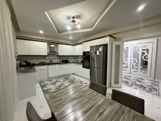 Hızlı 21 Gayrimenkul'den Şehir Hastahanesi Yanı Acil Satılık4+1 Daire