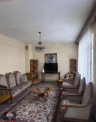 Bornova Küçükpark’ta 3+1 Kıralık Daıre