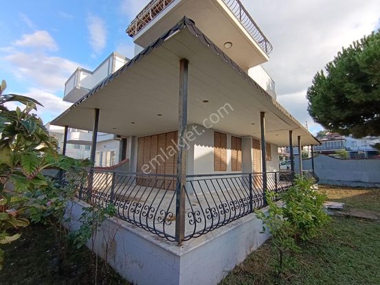 Karaova'da Panaromik Manzaralı Site İçinde 4+1 Satılık Villa