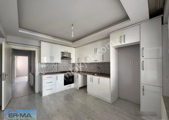 Fatih Caddesi Üzerinde Kiralık Doğalgazlı-otoparklı 2+1 Daire