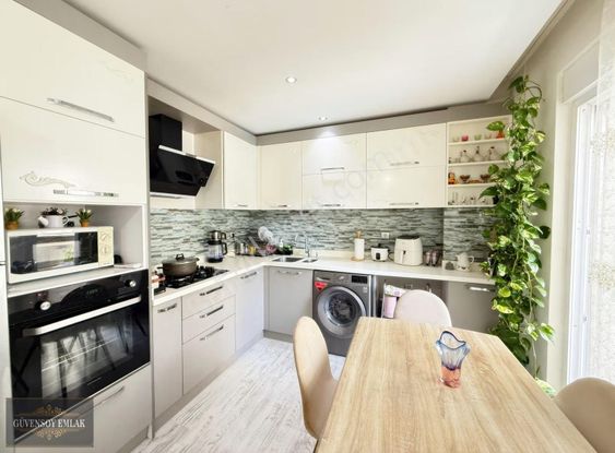 Guvensoy,dankonyaaltı Hurma 1+1 Ara Kat Full Eşyalı Acil Satılık