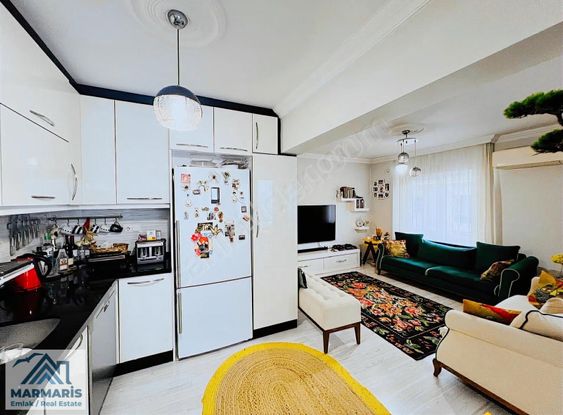 Sitelerde Denize Yakın Yenilenmiş Satılık 2+1 Daire