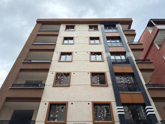 Salih Emlak 'tan Güney Cephe 2+1 Çift Cephe 1.2.3.5.kat Daireler