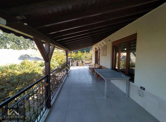 Harika Doğasıyla 4 Dönüm İçerisinde 4+1 Satılık Villa