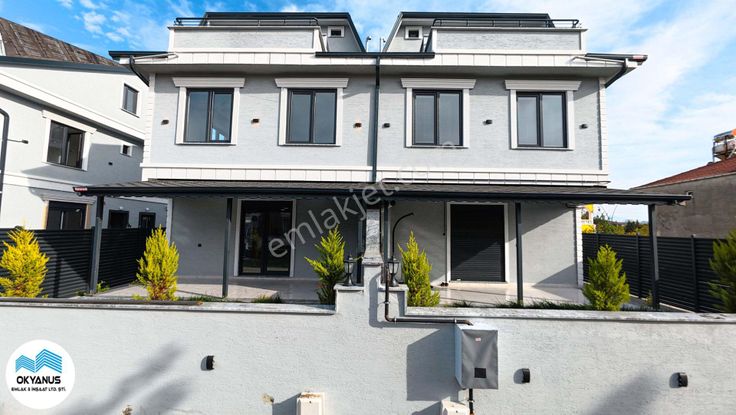 Sakarya Kocaali De Yalı Mah De Ön Cephe Bahçeli 3+1 Villa