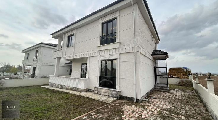 B&u Gayrimenkul'den Kavaklı'da Uygun Fiyatlı 5+1 Villa
