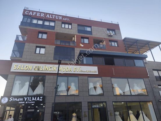 Menemen Merkezi Konumda 3+1 Yerden Isıtmalı Satılık Daire