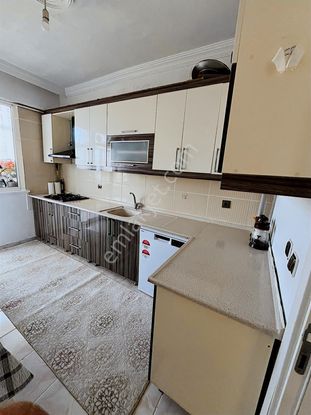 Valleyden Kazımiye'de Metrokent Sitesinde Araç Takaslı 3+1 Daire