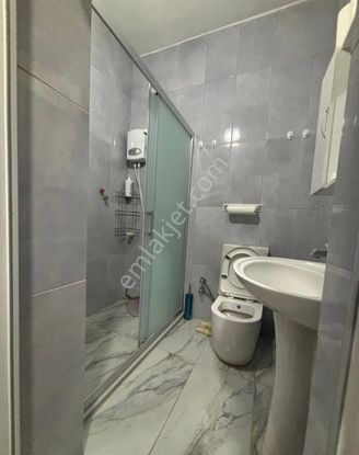 Manisa Salihlide Yolkenarı İçinde 80m2 Evi Ve Hertürlü Meyvenin Olduğu 1885m2 Tektapu Arazi