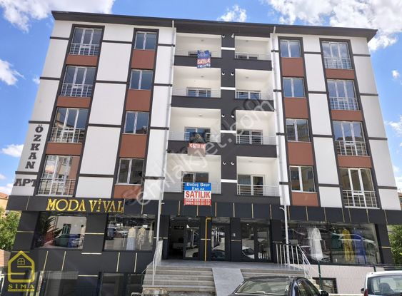 Sima Emlaktan Merkezde Sıfır 3 Banyolu Kiralık 4+1 Daire