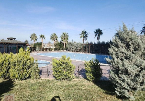 Kabasakalda Tam Donanımlı Site İçinde 4+1