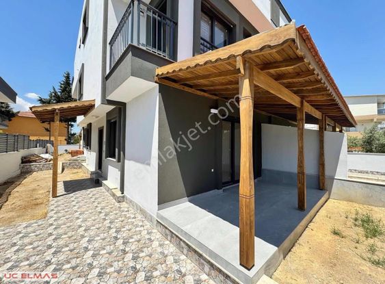 Üç Elmastan Müthiş Konum 3+1 Ultra Lüks Teraslı Satılık Villa